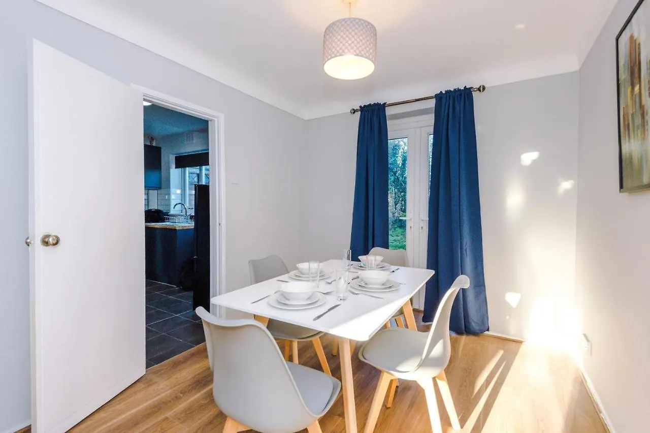 Holiday home Damwood House Villa Liverpool