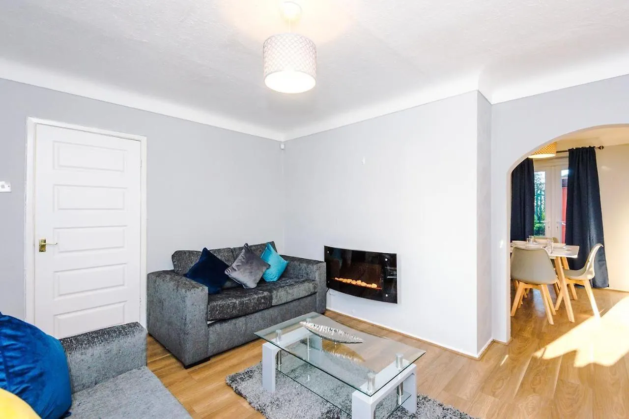 Damwood House Villa Liverpool